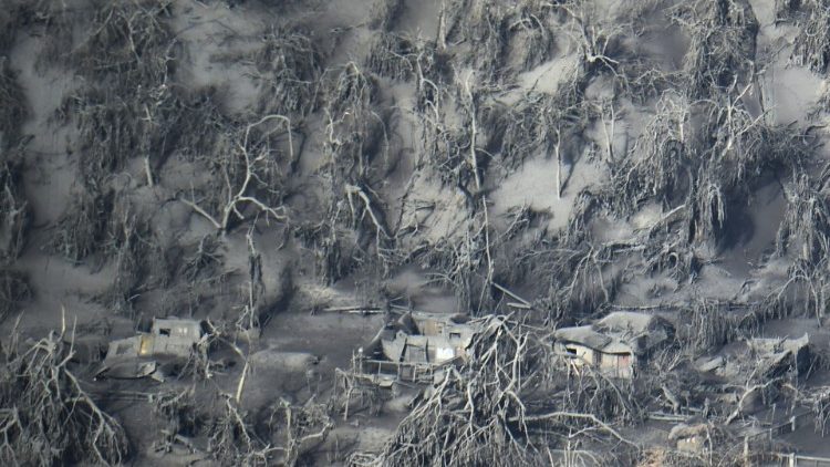 “Deus nos acompanha nos terremotos, nas erupções vulcânicas, nas inundações e tempestades, não como o 'Grande Castigador', mas como o 'Grande Emanuel' que nos ama, Alguém a quem podemos nos dirigir, na certeza de que ele nunca abandonará aqueles que O invocam”.