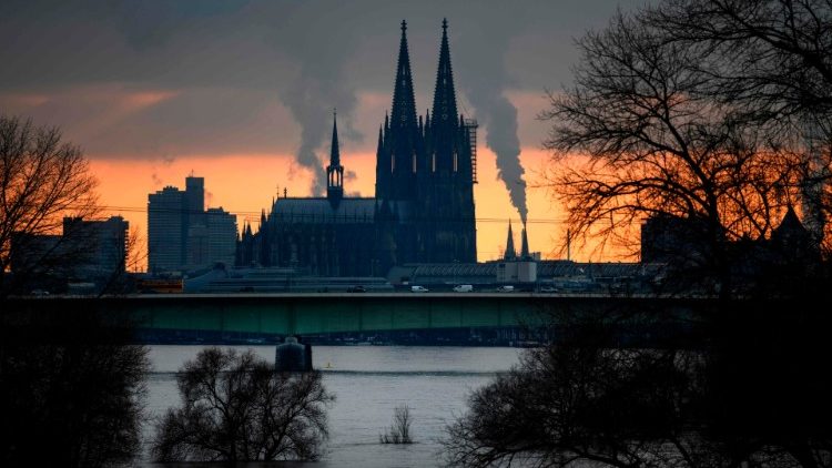In der Dämmerung: Der Kölner Dom