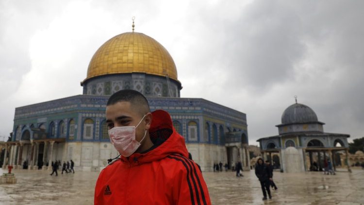 Jerusalem. Medidas de protección contra COVID-19 salud
