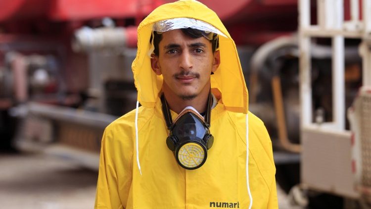 Das Gesundheitssystem im Jemen ist nach fünf Jahren Krieg der Corona-Pandemie nicht gewachsen - sagt Bischof Hinder. Er schließt sich der Forderung von Papst Franziskus nach Frieden an