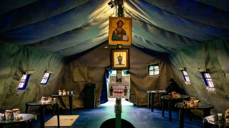 Ikonen in der Mitte: Der „Hangar“ von innen