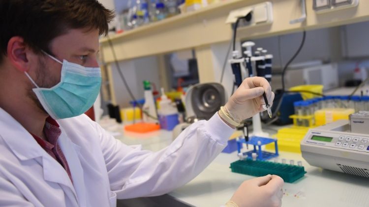 Laboratori medici, studi sul COVID-19