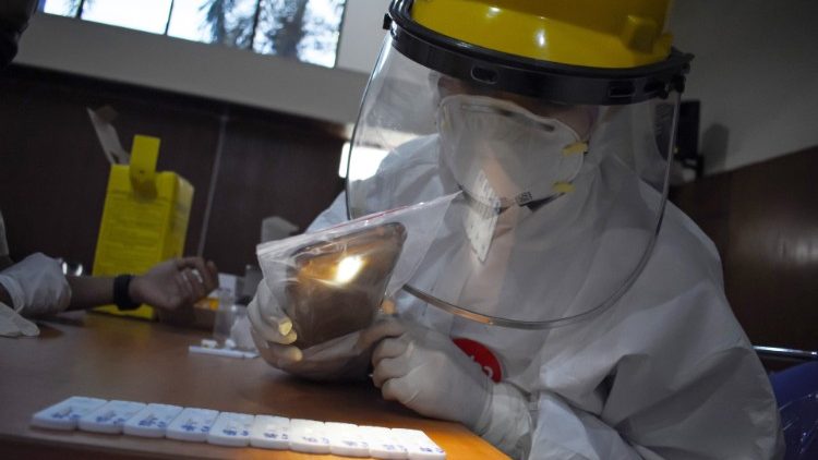 saludo coronavirus iglesia ayuda 