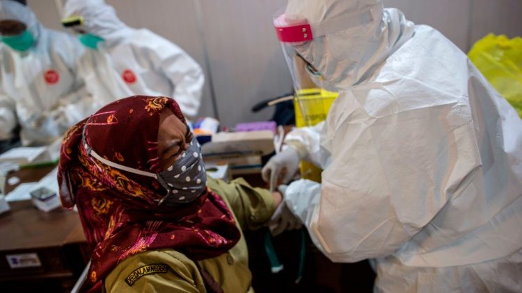 Covid-19: Bioetycy krytycznie o szczepionce