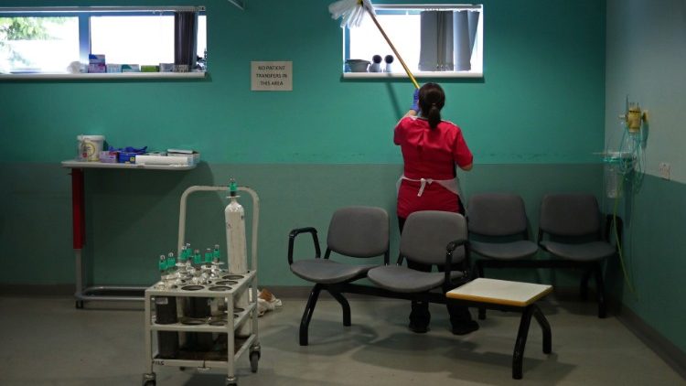 Warten auf einen Corona-Test