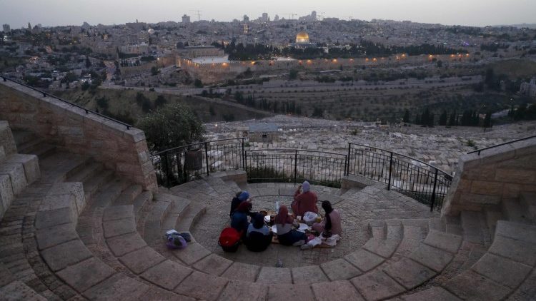 Watykan:  rozmowa z telefoniczna sekretarzem generalnym OWP