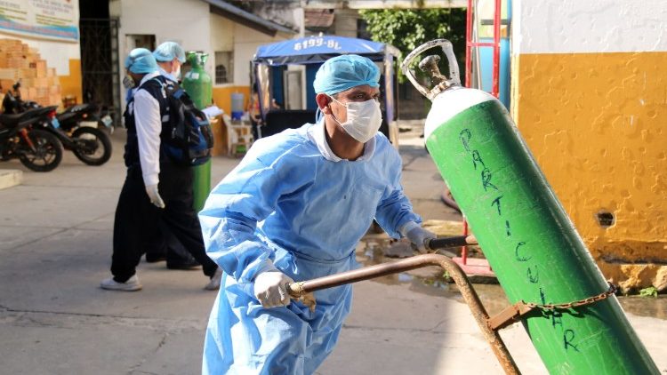 Perú coronavirus monseñor Cabrejos Iglesia necesitados