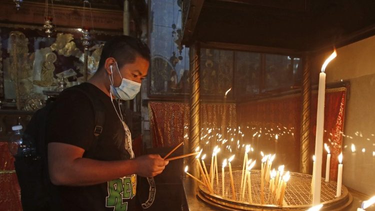Plusieurs fidèles ont pu prier dans la Grotte de la Nativité