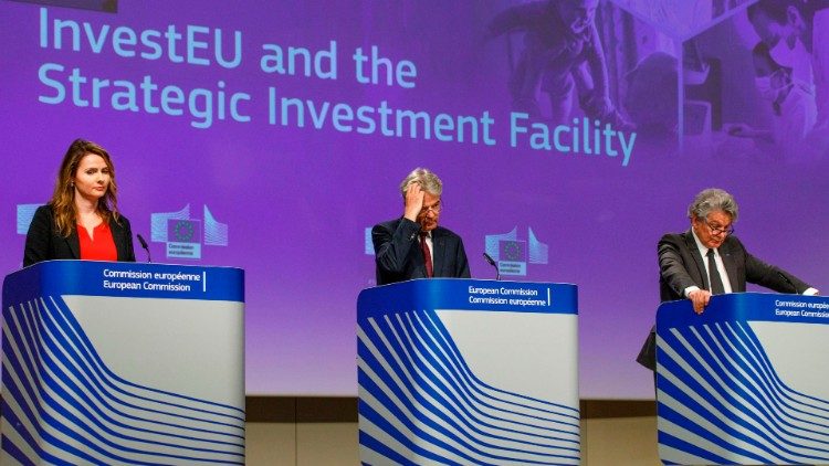 Bp Hérouard: Europa musi powrócić na drogę solidarności 