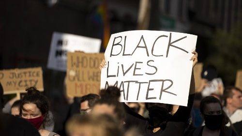 Minneapolis : l'appel à l'introspection des évêques américains