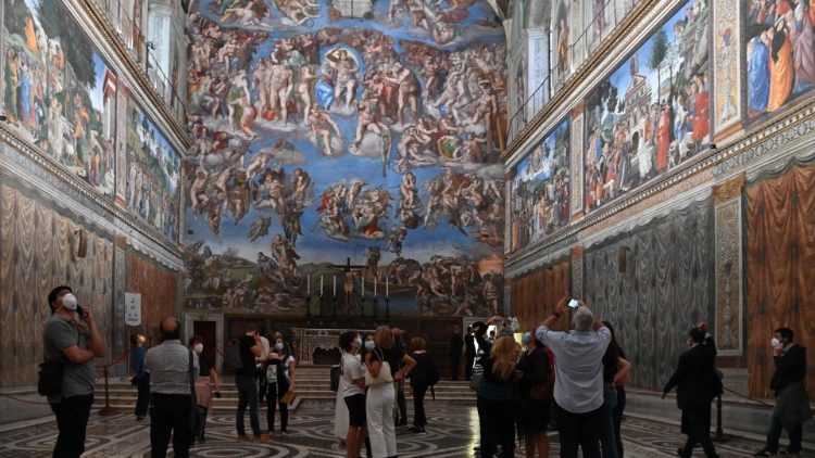 Первые посетители после открытия Музеев