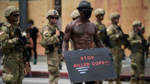 Vatikan: Lebensschutz-Bischof nennt Rassismus „geistiges Virus”