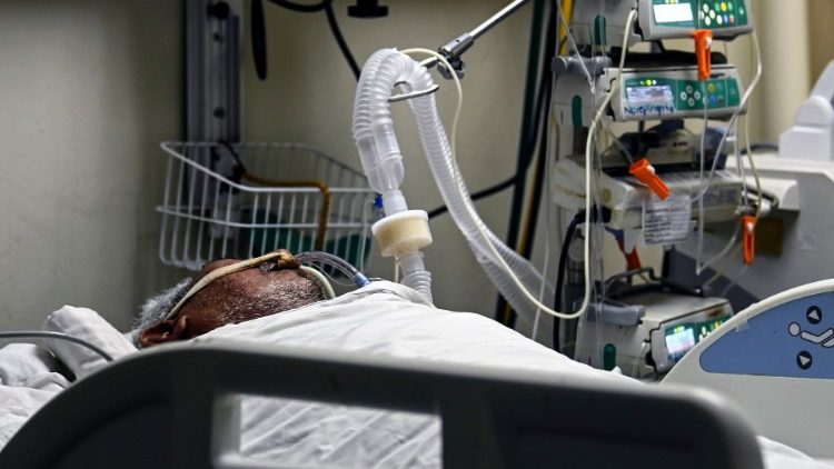 Papież Franciszek przekazuje dwa respiratory dla Ekwadoru 