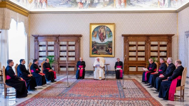 அப்போஸ்தலிக்க மாளிகையிலுள்ள  நூலகத்திலிருந்து மறைக்கல்வியுரை 