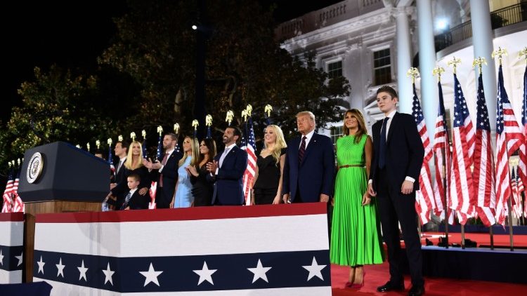 Trump si candida ancora alla Casa Bianca