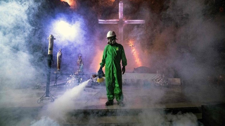 TOPSHOT-COLOMBIA-HEALTH-VIRUS-TOURISM-SALT-CATHEDRAL