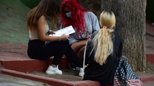 Riaprono le scuole dopo il lockdown, ma per i presidi pochi spazi e edifici vecchi 