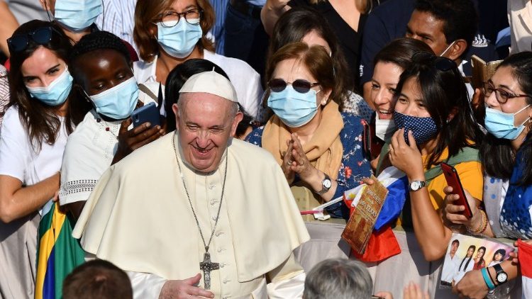 புதன் மறைக்கல்வியுரையின்போது - 160920