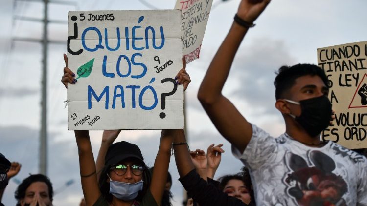 Protesto contra a morte de cinco jovens em Calli