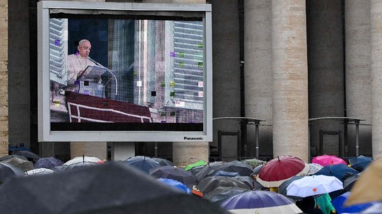 Papież modlił się o pokój na Kaukazie