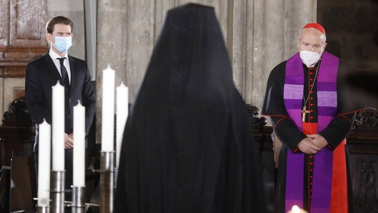 Funerali di una vittima nel Duomo