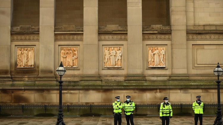 W Anglii chrześcijanie schodzą do podziemia