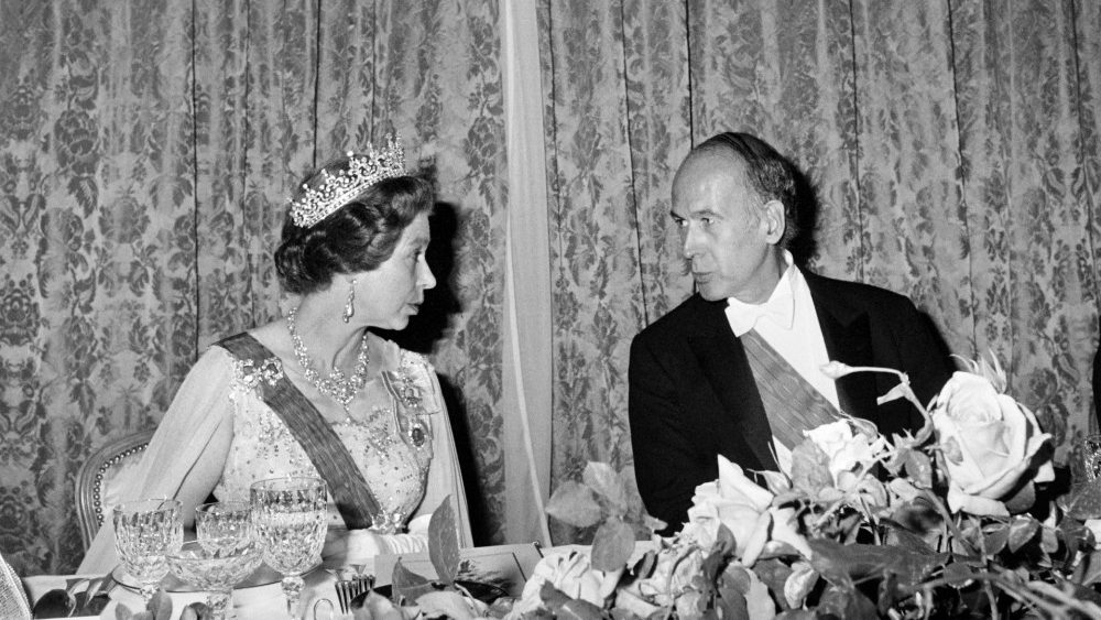 La reine d'Angleterre Elizabeth II et Valéry Giscard d'Estaing le 25 juin 1976 à Londres