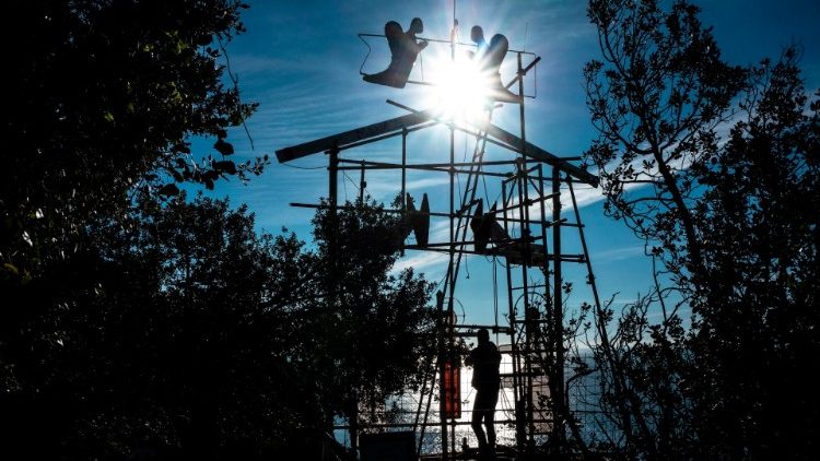 Baba Mtakatifu Francisko: Tafakari juu ya Mtoto Yesu aliyelazwa horini iwasaidie waamini kumhudumia Yesu kwa kuwapenda jirani zao wanaokutana nao kila siku!