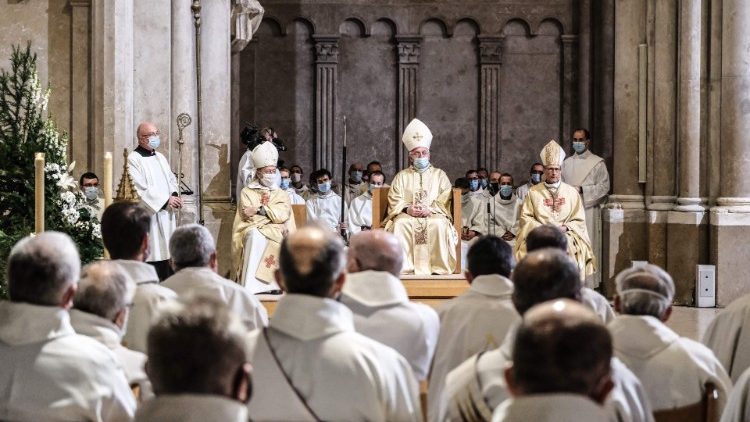 Messe d'installation du nouveau Primat des Gaules dans l'abbatiale saint Jean