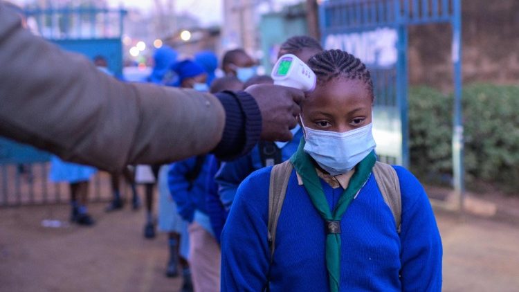 Os alunos voltaram às aulas depois de 10 meses de escolas fechadas