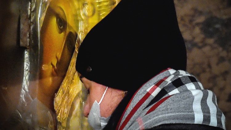 Gläubige in St. Petersburg