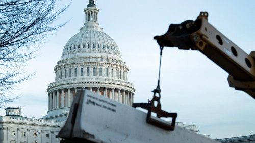 Usa, il Papa: prego per le vittime, si promuova la riconciliazione nazionale