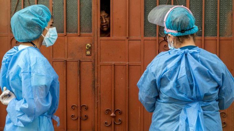 Campaña informativa anti Covid por las calles.