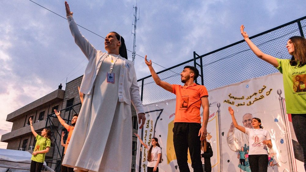 Ensaio dos jovens em Qaraqosh para receber o Papa