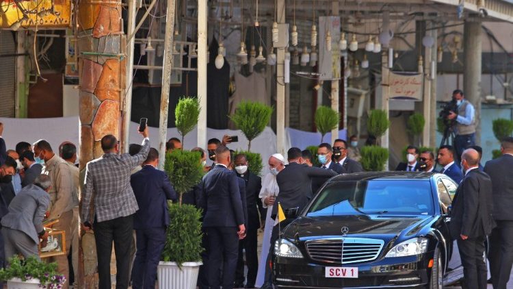 नजफ़ शहर से गुज़रता सन्त पापा फ्राँसिस का काफ़िला, 06.03.2021