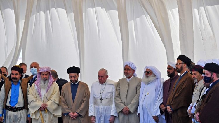 Baba Mtakatifu Francisko akiwakwenye Uwanda wa Uru wa Wakaldayo ameshiriki katika sala ya watoto wa Ibrahimu Baba wa Imani, siku ya kumwimbia Mungu utenzi wa sifa na shukrani kwa zawadi ya Ibrahimu, Baba wa Imani.