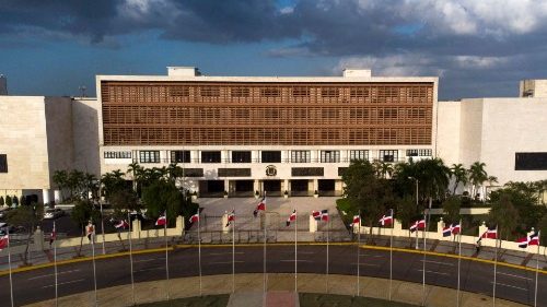 Repubblica Dominicana, organizzazioni ecclesiali e civili: no al muro per fermare migranti di Haiti