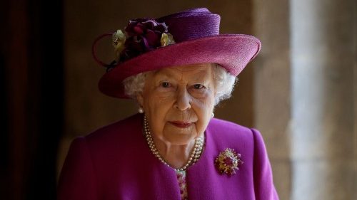 Isabel II ha muerto. El nuevo rey Carlos III de Inglaterra recuerda a su "querida madre"