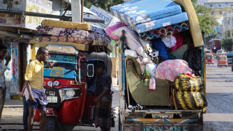 Somalier an diesem Dienstag auf der Flucht vor Zusammenstößen in Mogadischu