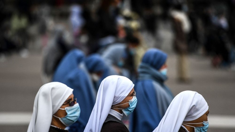 Religiosas participam da Peregrinação Aniversária em Fátima