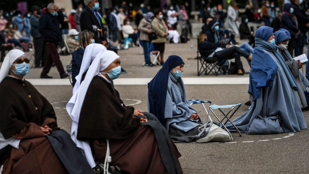 Religiosas participam da Peregrinação Aniversária em Fátima