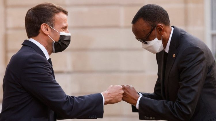 Emmanuel Macron et Paul Kagame le 17 mai 2021 à Paris