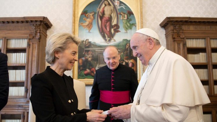 திருத்தந்தை பிரான்சிஸ், ஐரோப்பிய அவையின் தலைவர் Ursula von der Leyen   