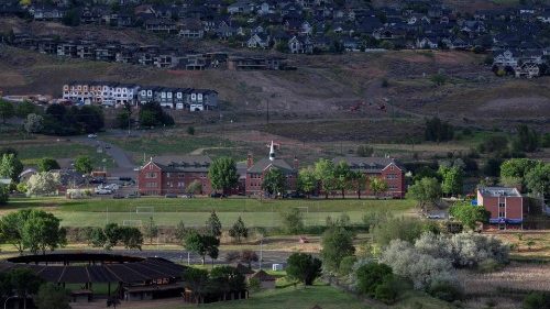 Kamloops: le Pape invite à «se détourner du modèle colonisateur»