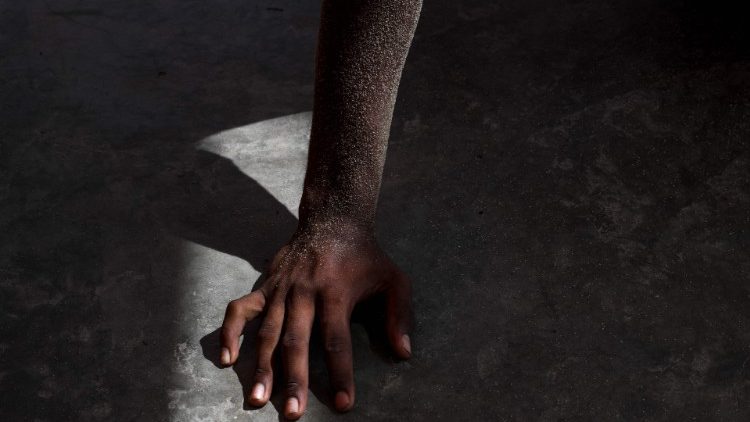 “É necessário que todos nos deixemos evangelizar por eles"