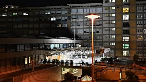 Papst: Darm-OP gut verlaufen