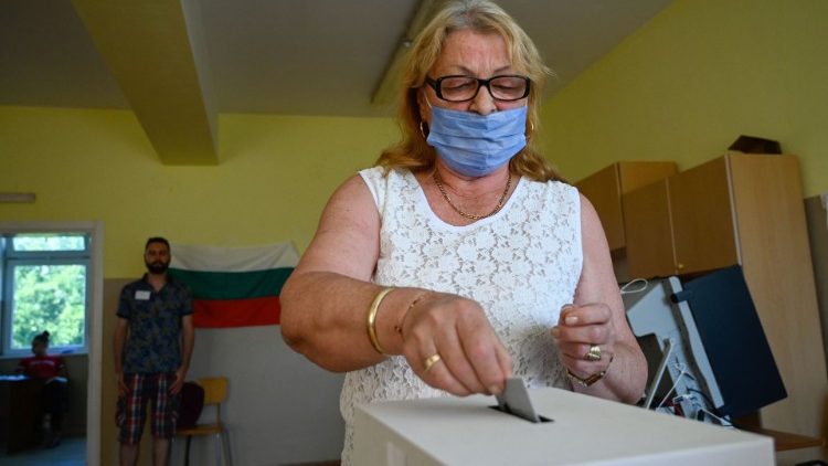 Une électrice bulgare à Sofia lors du scrutin du 11 juillet dernier.