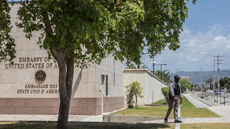 Seurity at the US embassy in Port-au-Prince