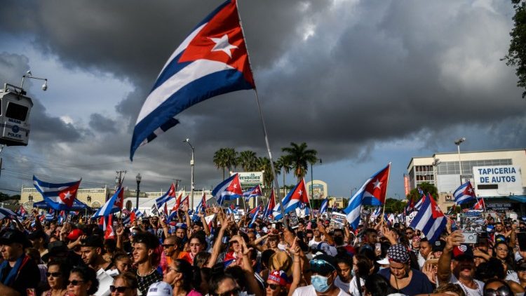 A crowd anti-government protesters in Cuba