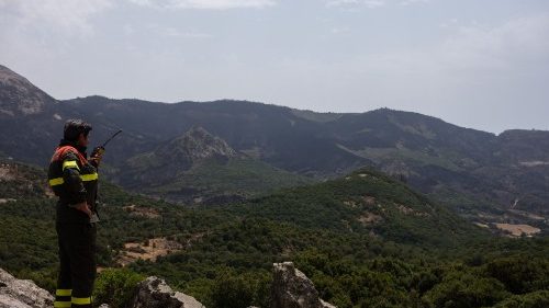 La Sardaigne brûle, l'évêque d'Alghero alerte